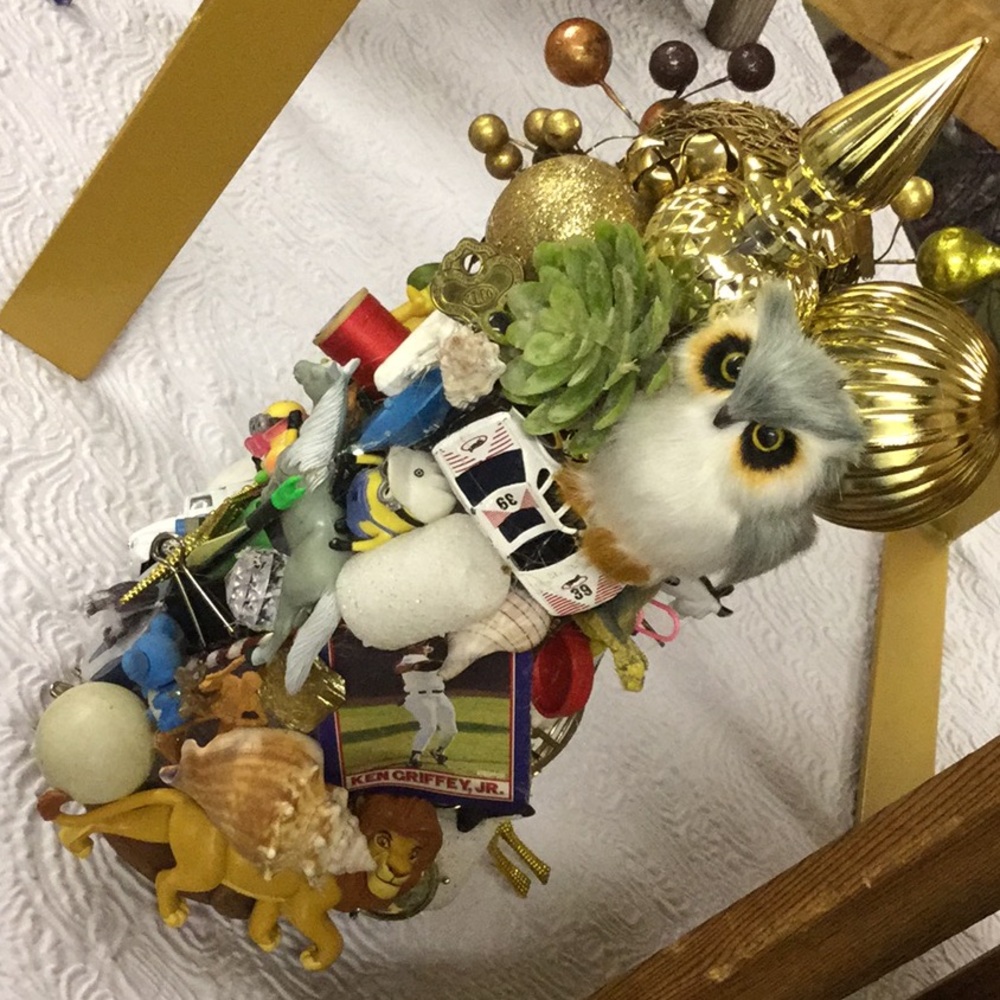 Christmas I SPY trinket tree minions baseball memorabilia festival farmer’s - Picture 9 of 12